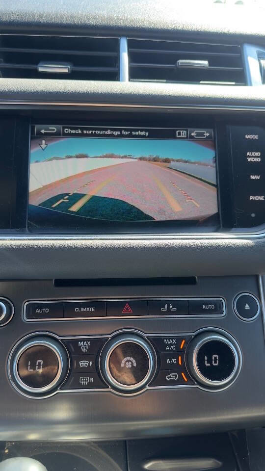 Used 2014 Land Rover Range Rover Sport SE image 18