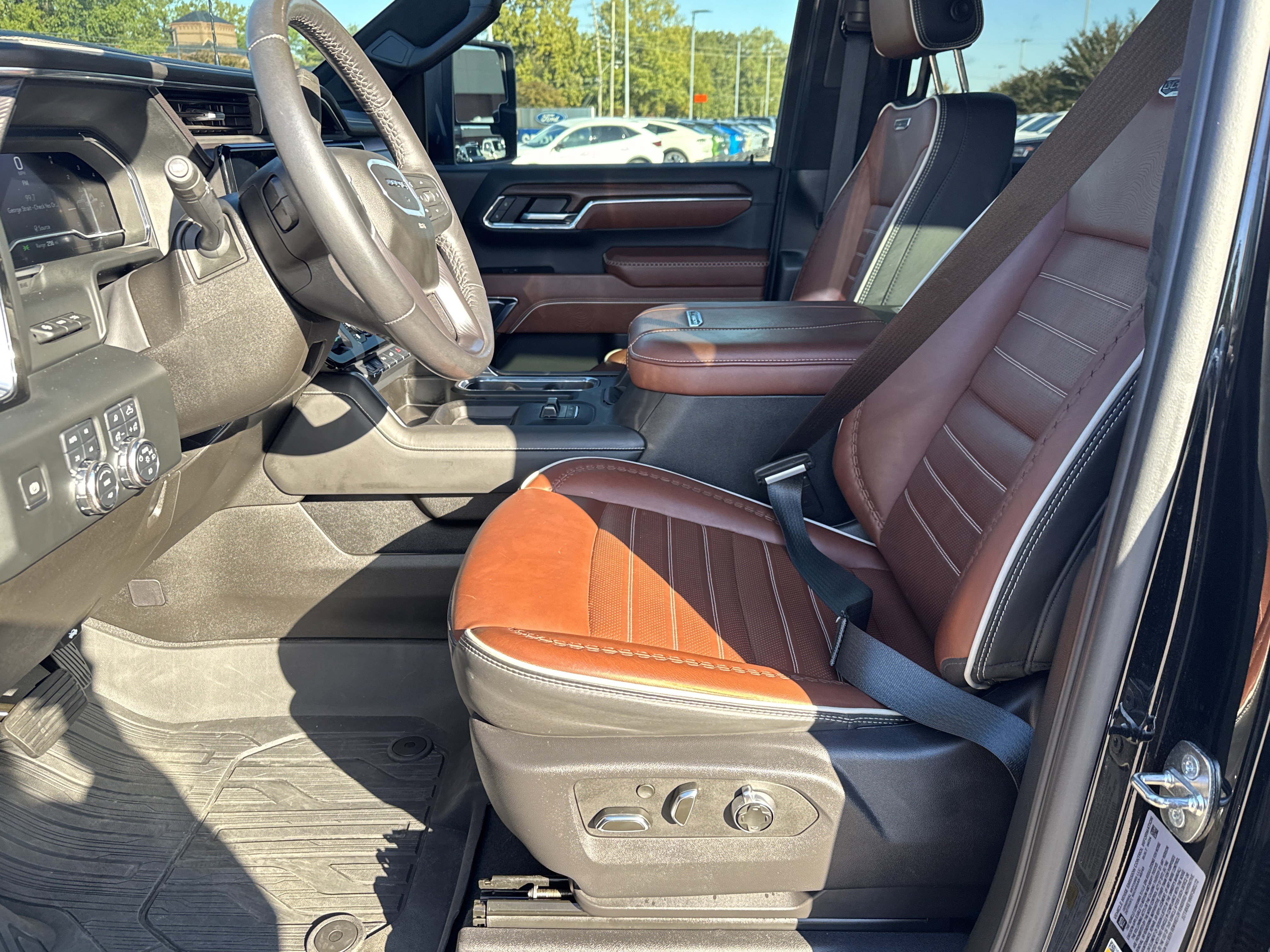 Used 2024 GMC Sierra 2500 Denali Ultimate image 10