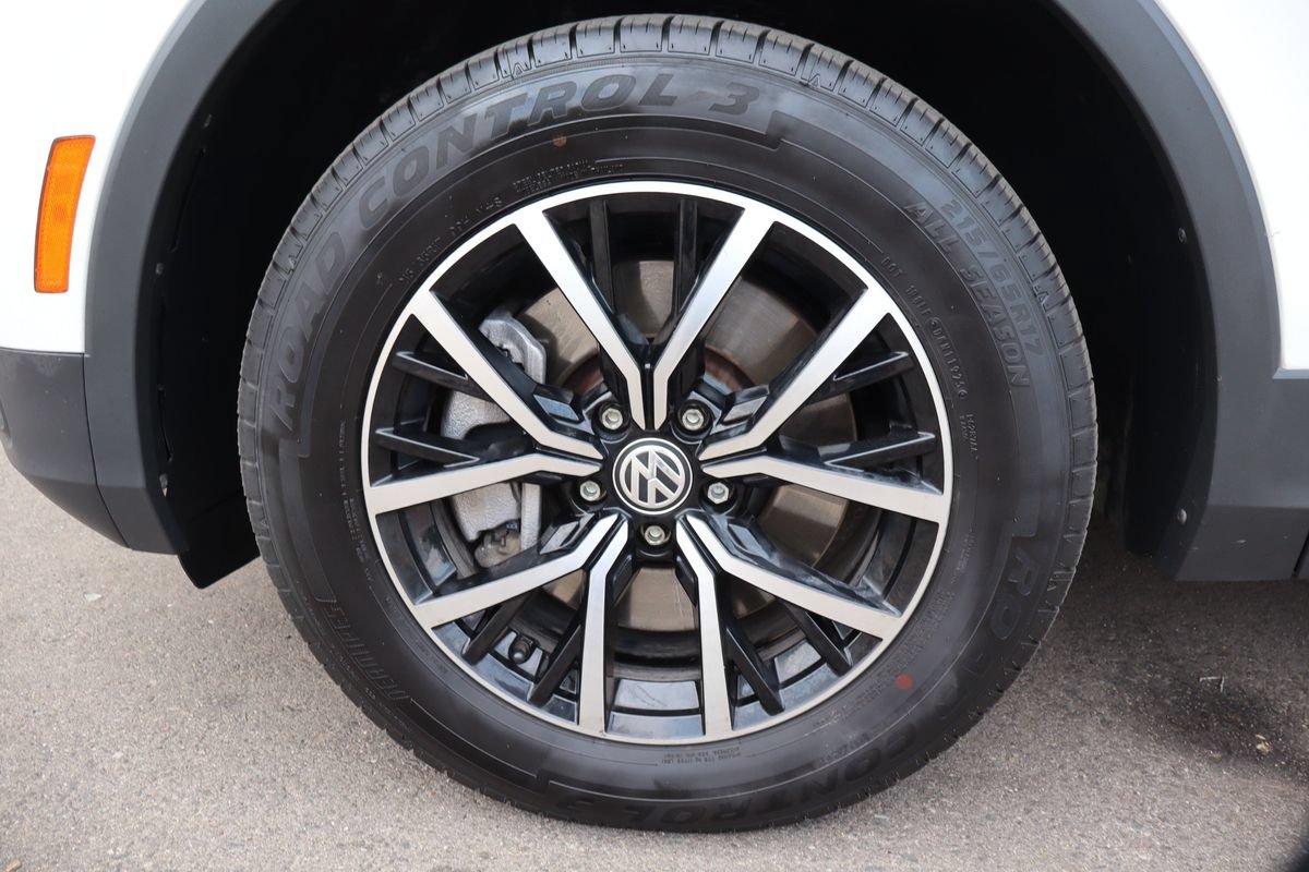 Used 2021 Volkswagen Tiguan SE AWD/4WD image 41