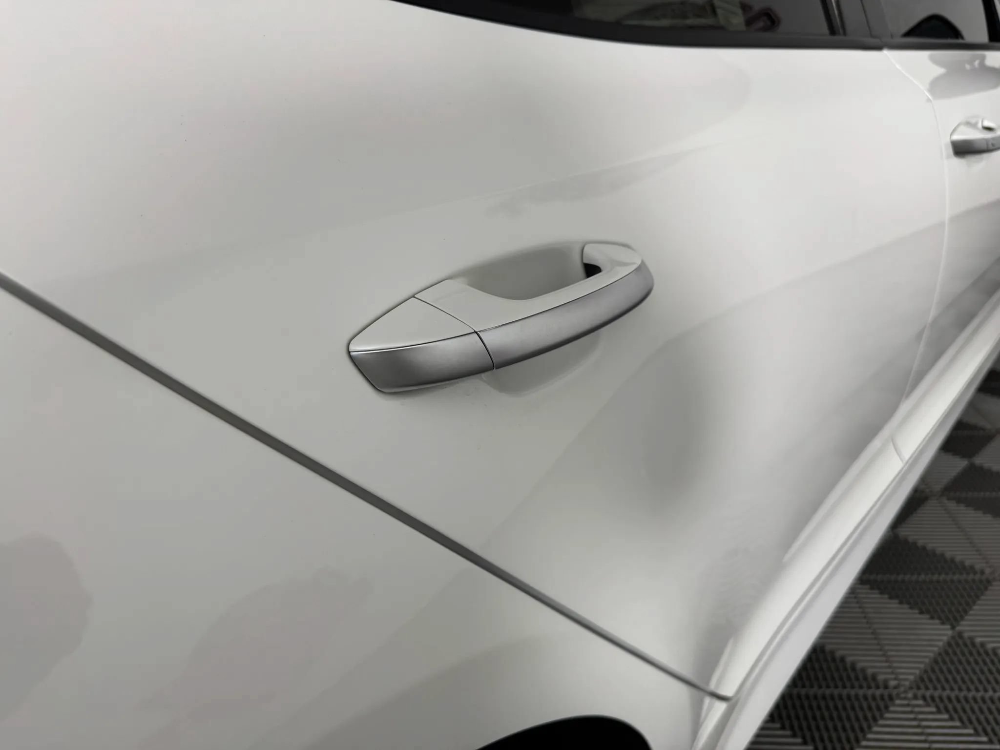 Used 2021 Kia Stinger GT-Line RWD image 28