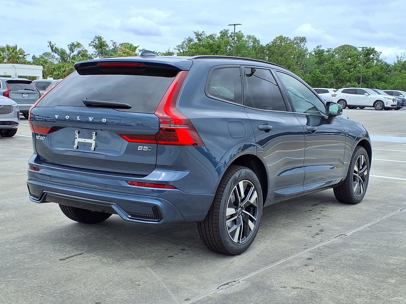 New 2026 Volvo XC60 B5 Core w/ Climate Package AWD/4WD image 7