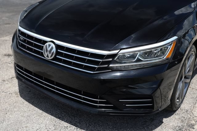 Used 2017 Volkswagen Passat 1.8T R-Line FWD image 33