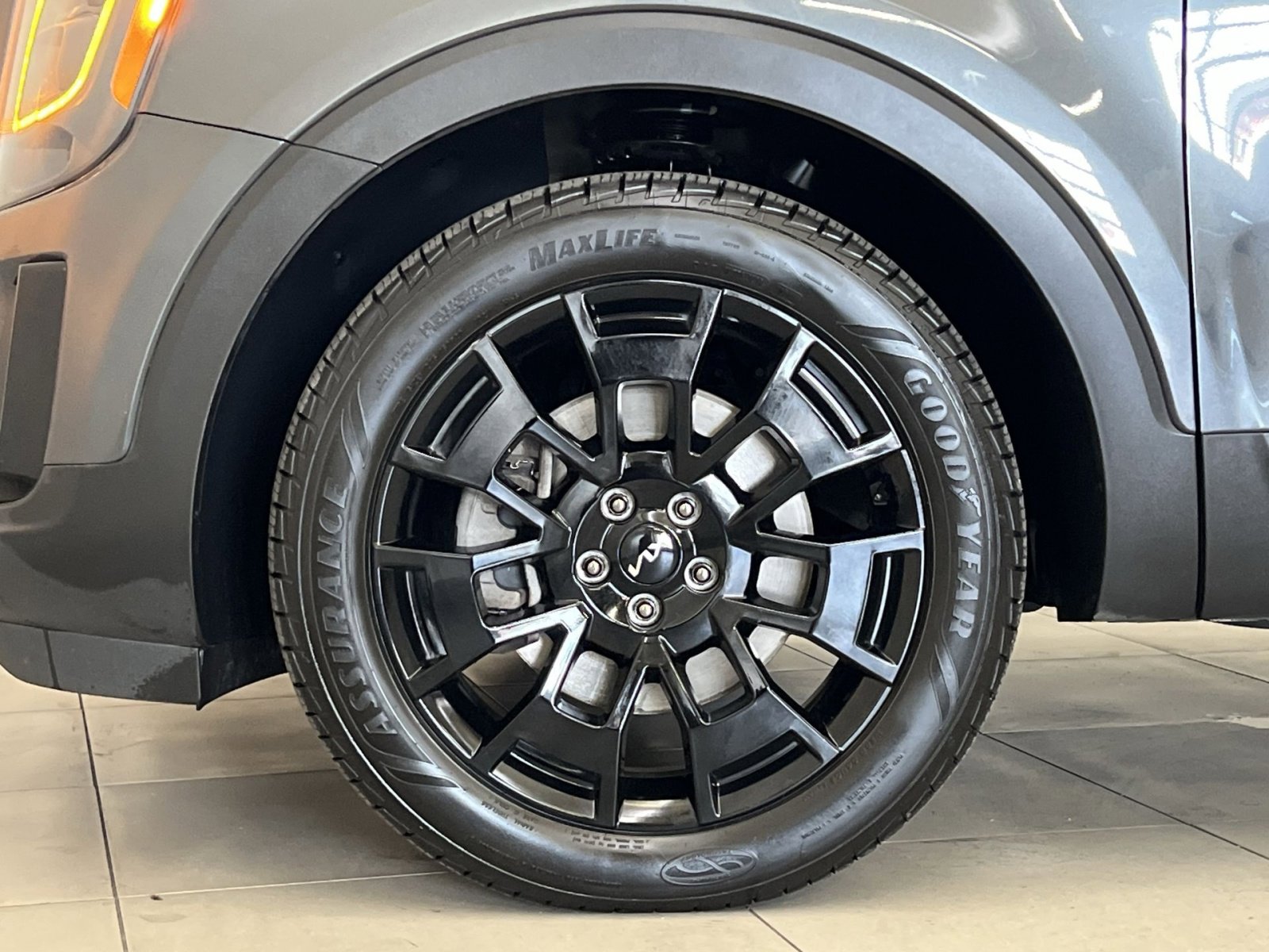 Used 2022 Kia Telluride SX w/ Nightfall Edition Package AWD/4WD image 11