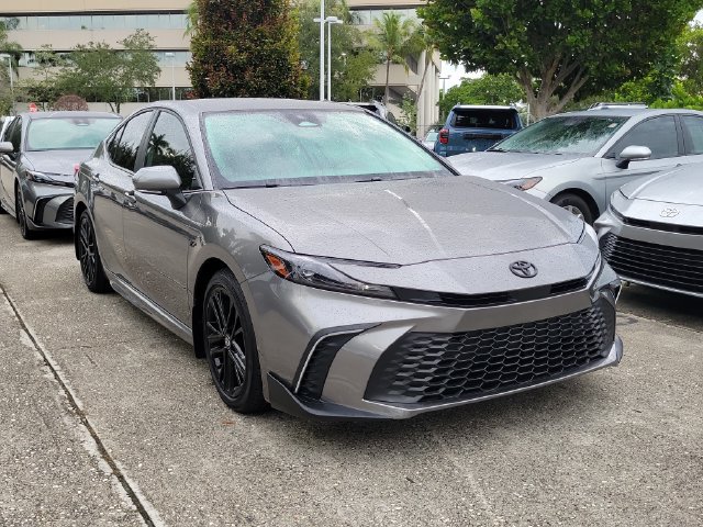 Used 2025 Toyota Camry SE
