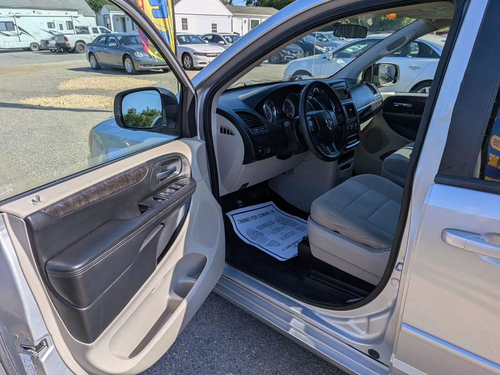 Used 2012 Dodge Grand Caravan SE FWD image 18