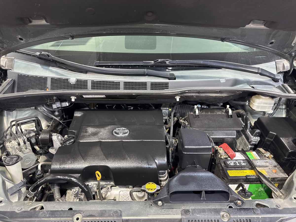 Used 2012 Toyota Sienna XLE w/ XLE Navigation Pkg FWD image 30