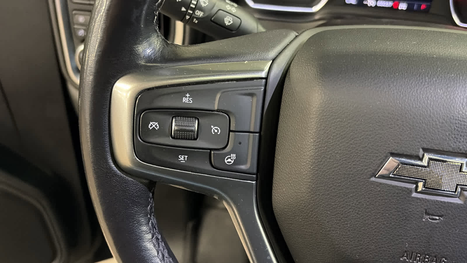 Used 2022 Chevrolet Silverado 2500 LTZ w/ LTZ Plus Package image 11