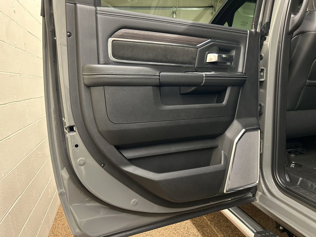 New 2026 RAM 4500 4x4 Crew Cab DRW w/ Laramie Trim Package image 14