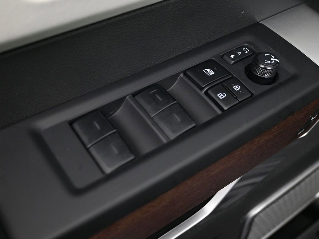 Used 2025 Toyota Sequoia Capstone image 18