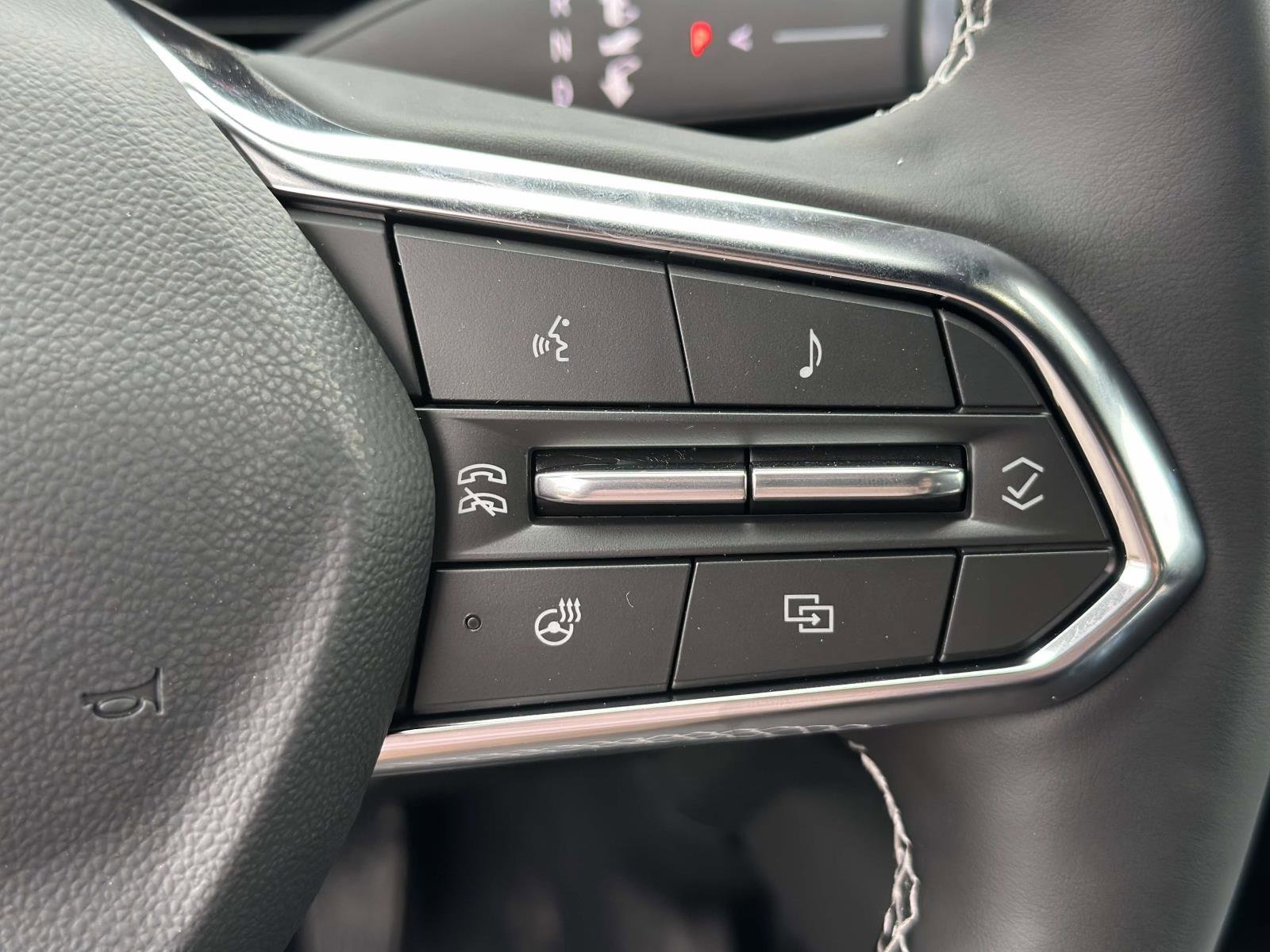 New 2026 Chevrolet Equinox EV LT image 14