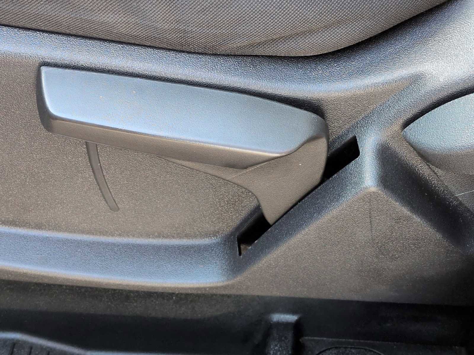 Used 2019 Ford Escape S image 18