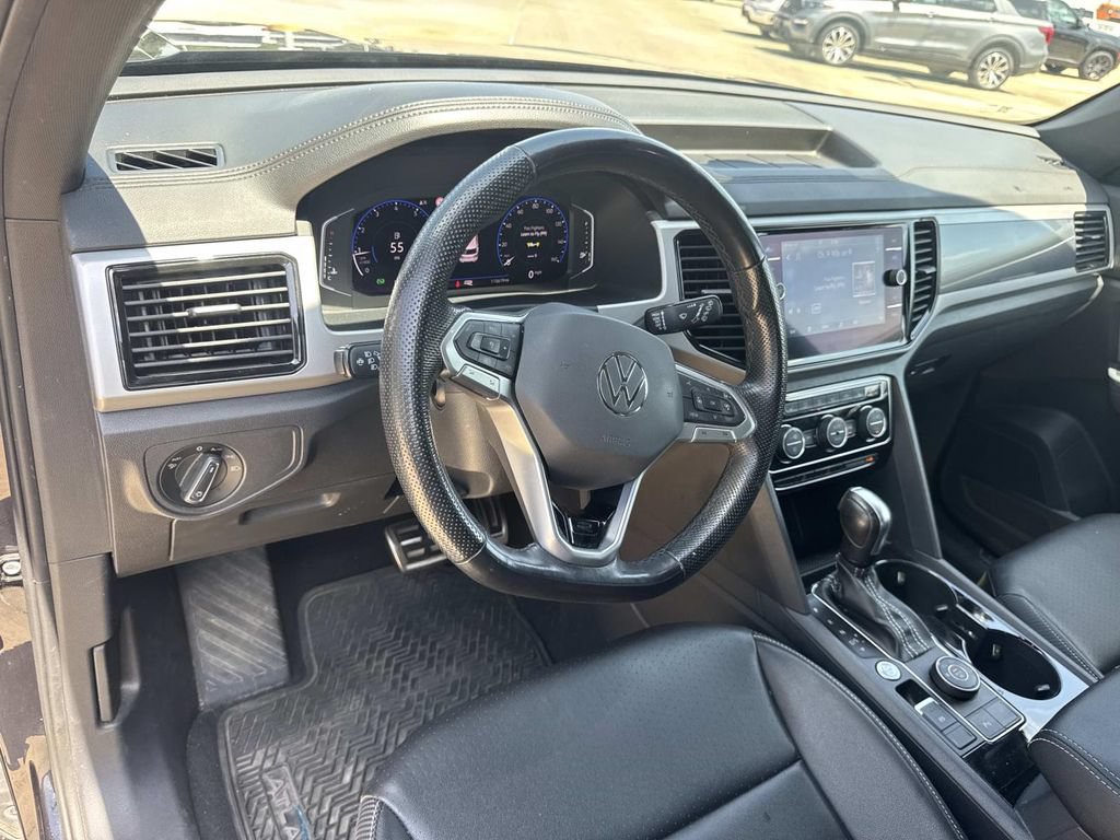 Used 2021 Volkswagen Atlas Cross Sport SEL R-Line AWD/4WD image 24