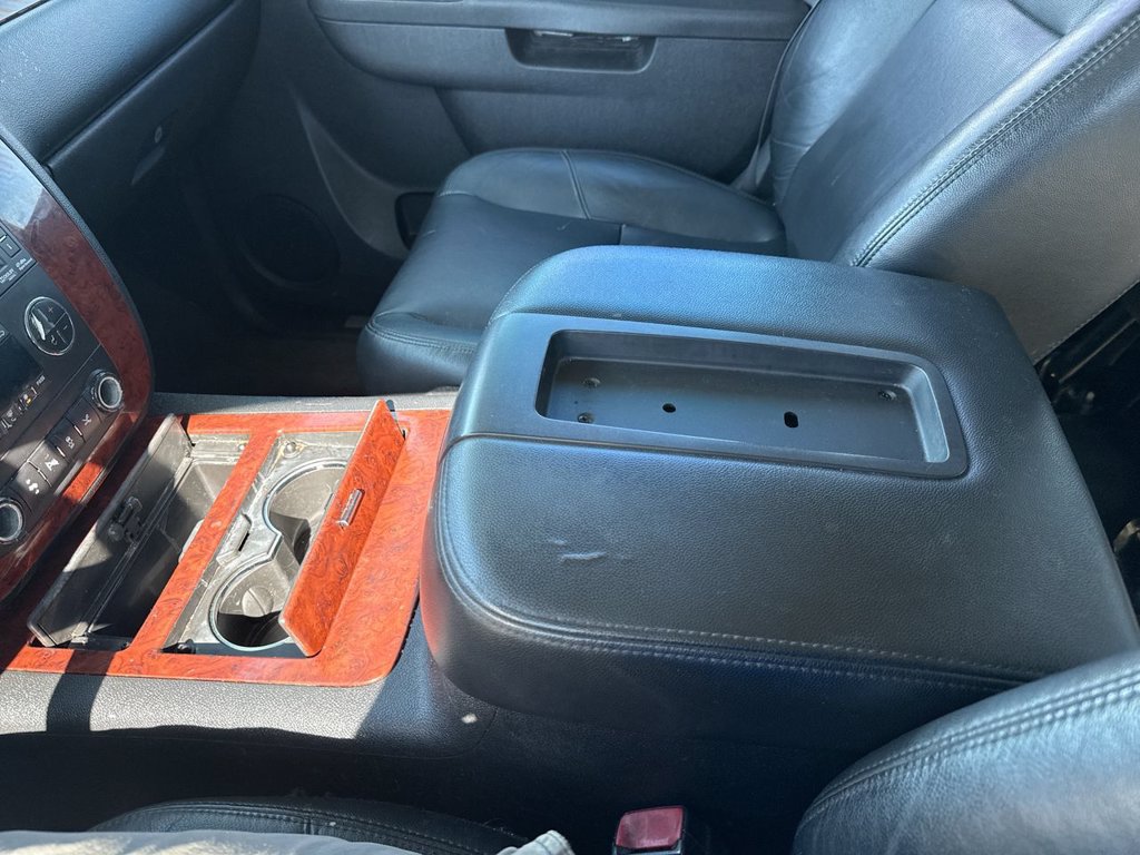 Used 2012 Chevrolet Avalanche LTZ AWD/4WD image 17