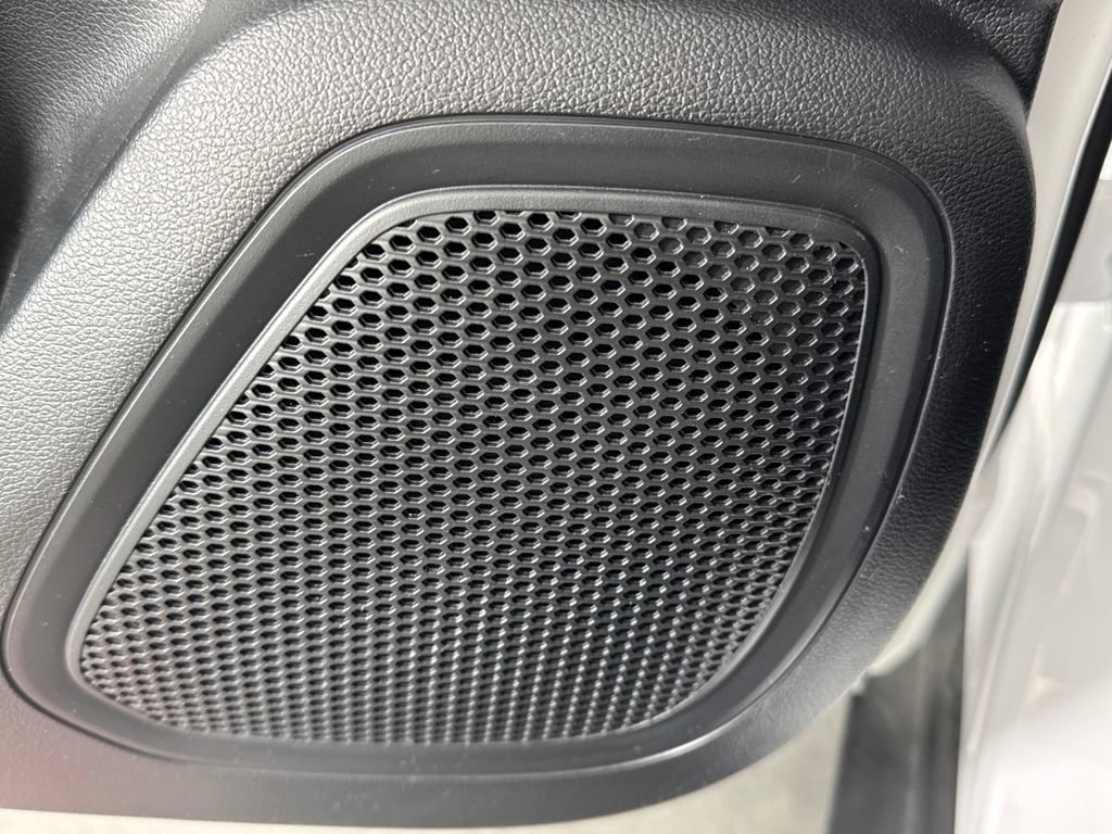 Certified 2025 Hyundai Venue SEL image 29