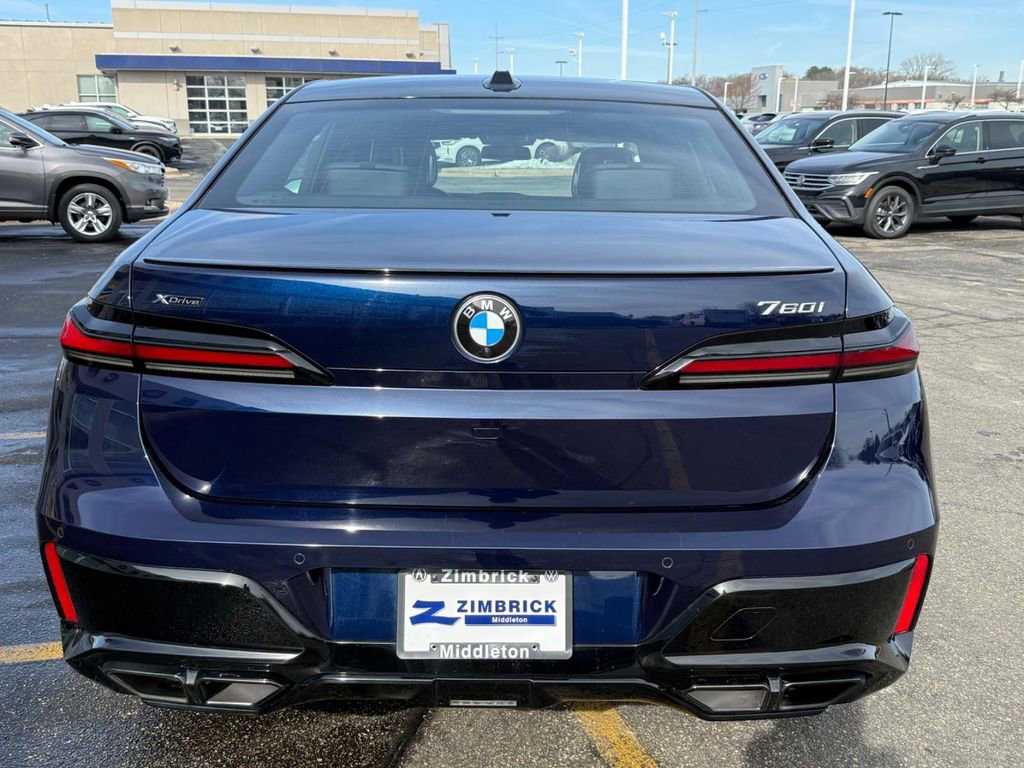 Used 2023 BMW 760i xDrive w/ Executive Package AWD/4WD image 4
