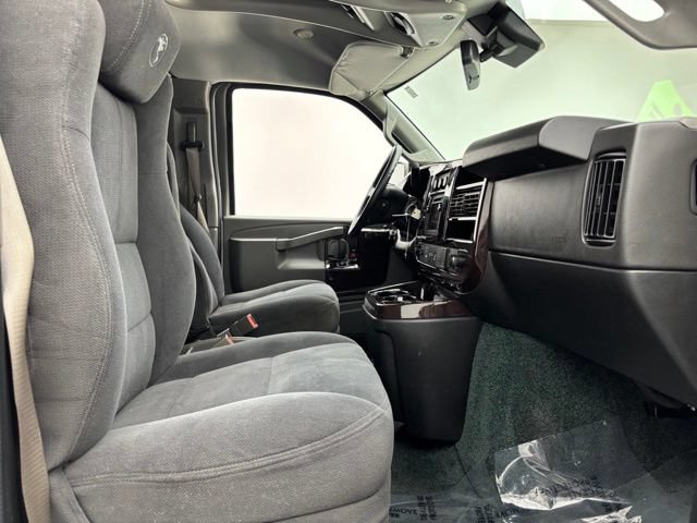 Used 2019 Chevrolet Express 2500 RWD image 23