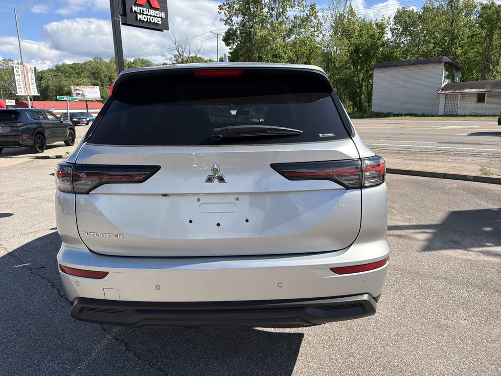 New 2026 Mitsubishi Outlander ES AWD/4WD image 5