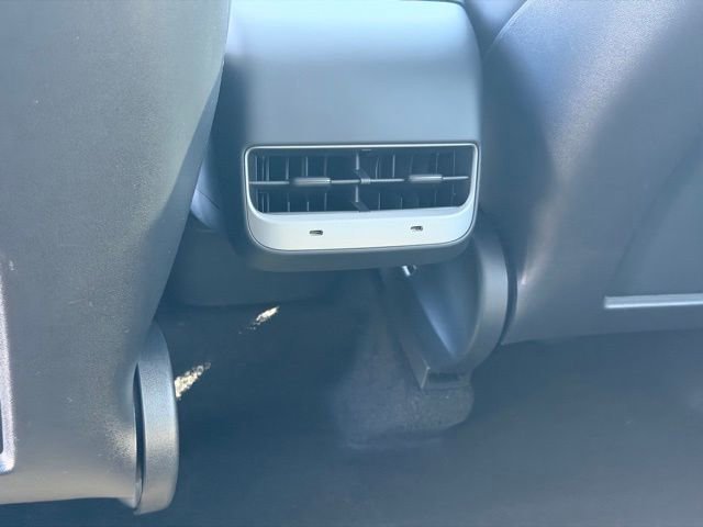 Used 2021 Tesla Model Y Long Range image 15