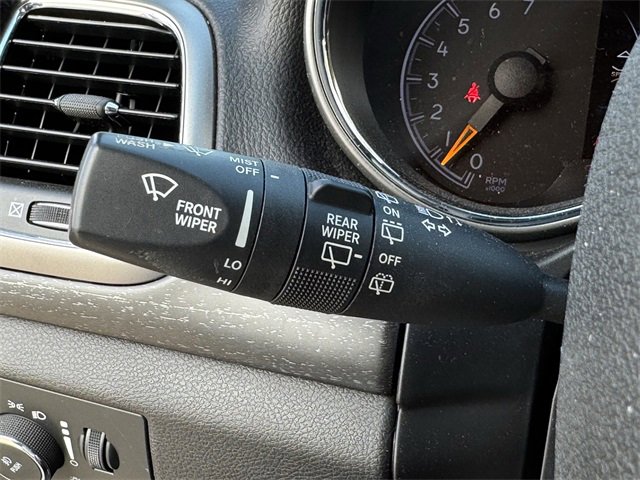 Used 2018 Jeep Grand Cherokee Altitude image 22