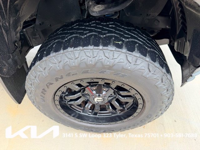 Used 2016 Toyota Tacoma TRD Sport w/ Premium & Technology Package RWD image 14