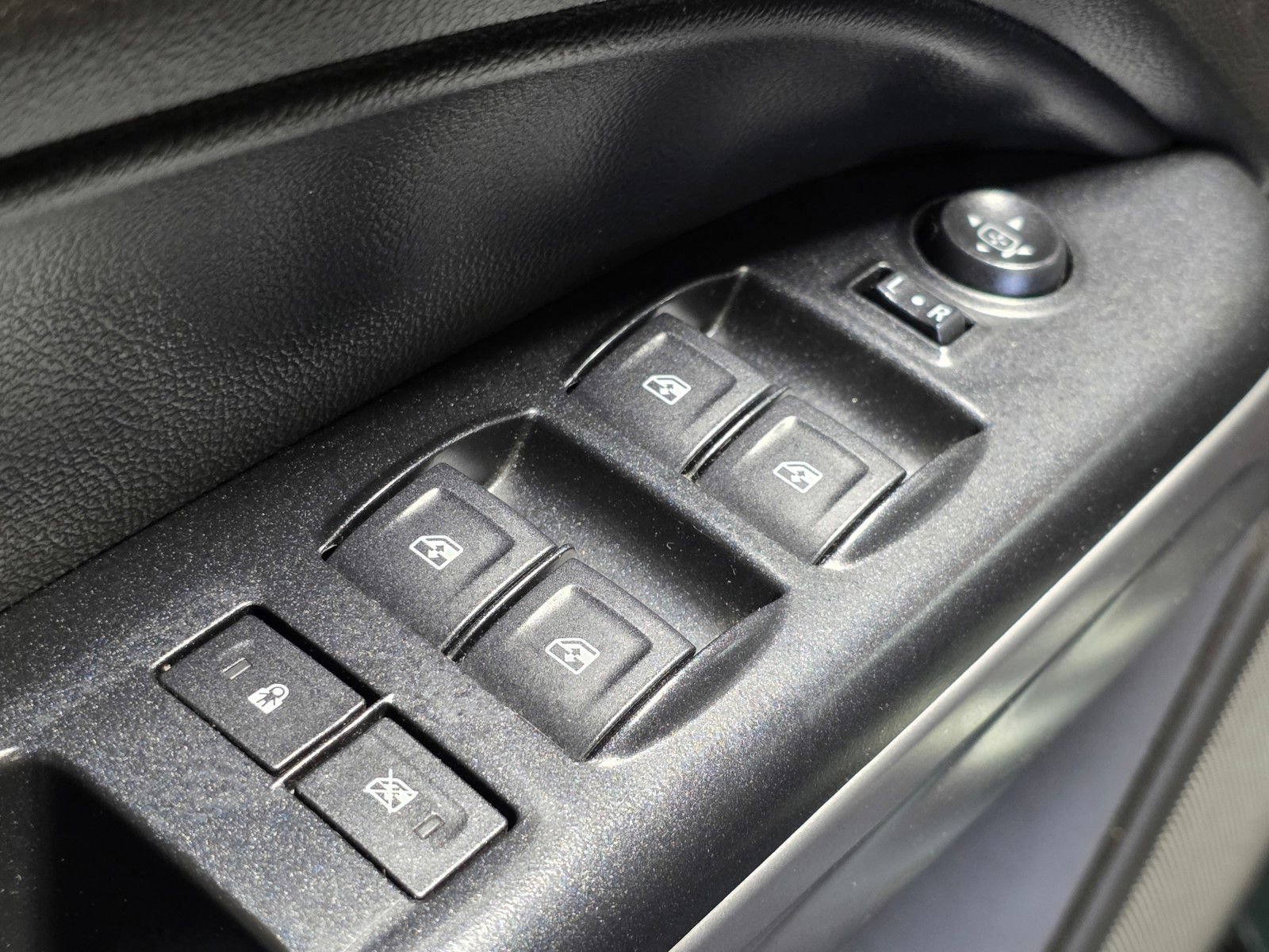 Used 2017 Chevrolet Colorado ZR2 image 22