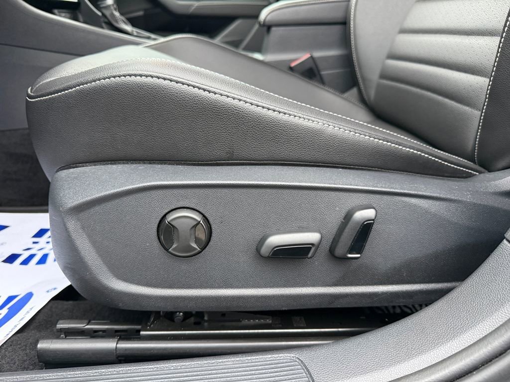 Used 2022 Volkswagen Jetta SE image 16