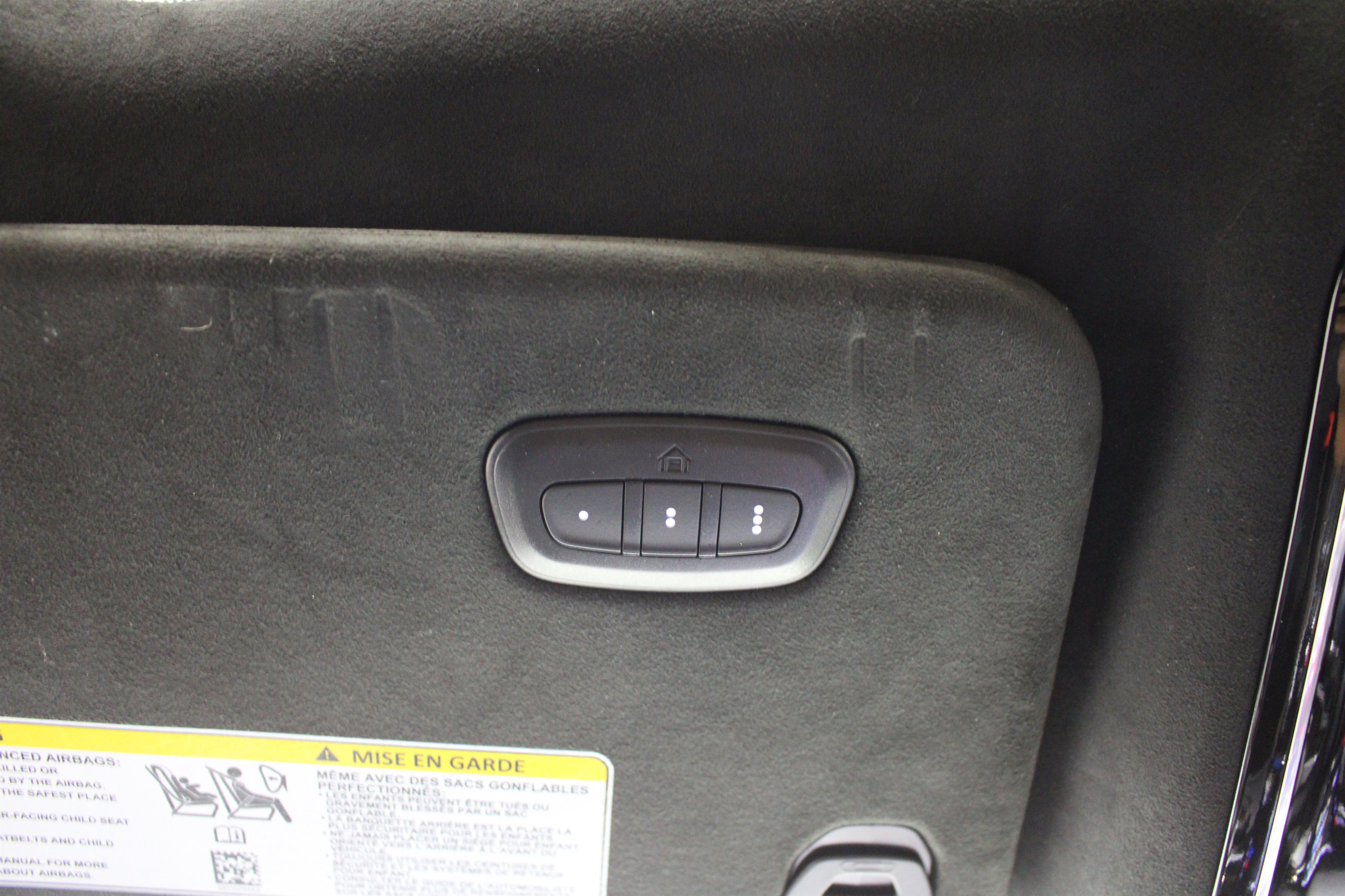 Used 2023 Jeep Grand Wagoneer Series III AWD/4WD image 22