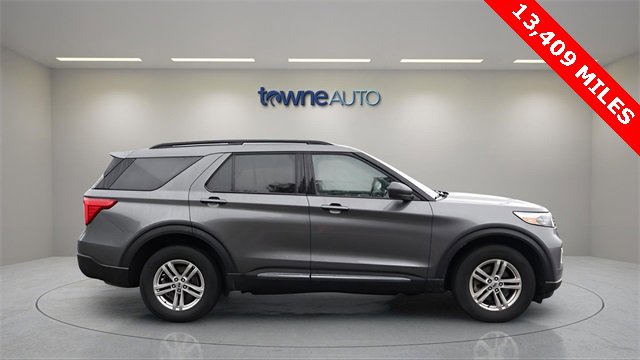 Used 2023 Ford Explorer XLT w/ Equipment Group 202A image 9