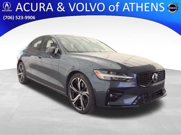 Used 2025 Volvo S60 B5 Core image 1