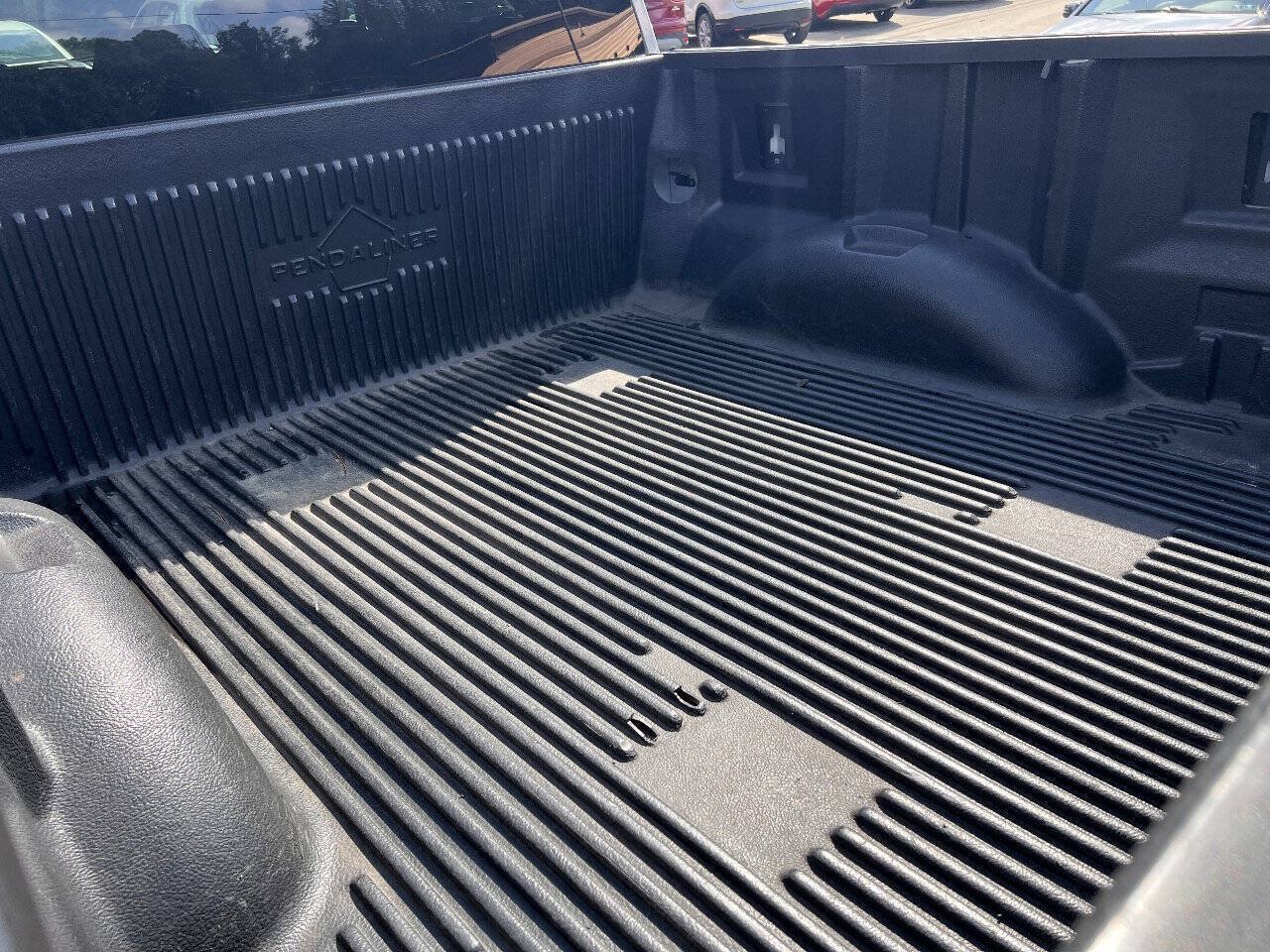 Used 2015 Ford F150 XLT AWD/4WD image 20