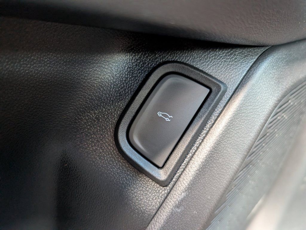 New 2026 Chevrolet Equinox ACTIV w/ Convenience Package III image 31