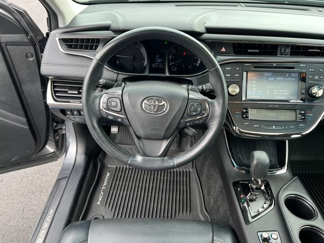Used 2018 Toyota Avalon Limited w/ All Weather Liner Package FWD image 13