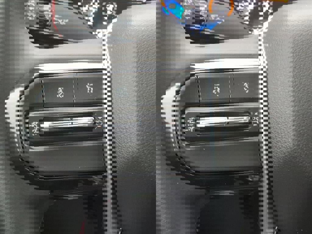 Used 2025 Chevrolet Colorado Z71 w/ Technology Package image 26