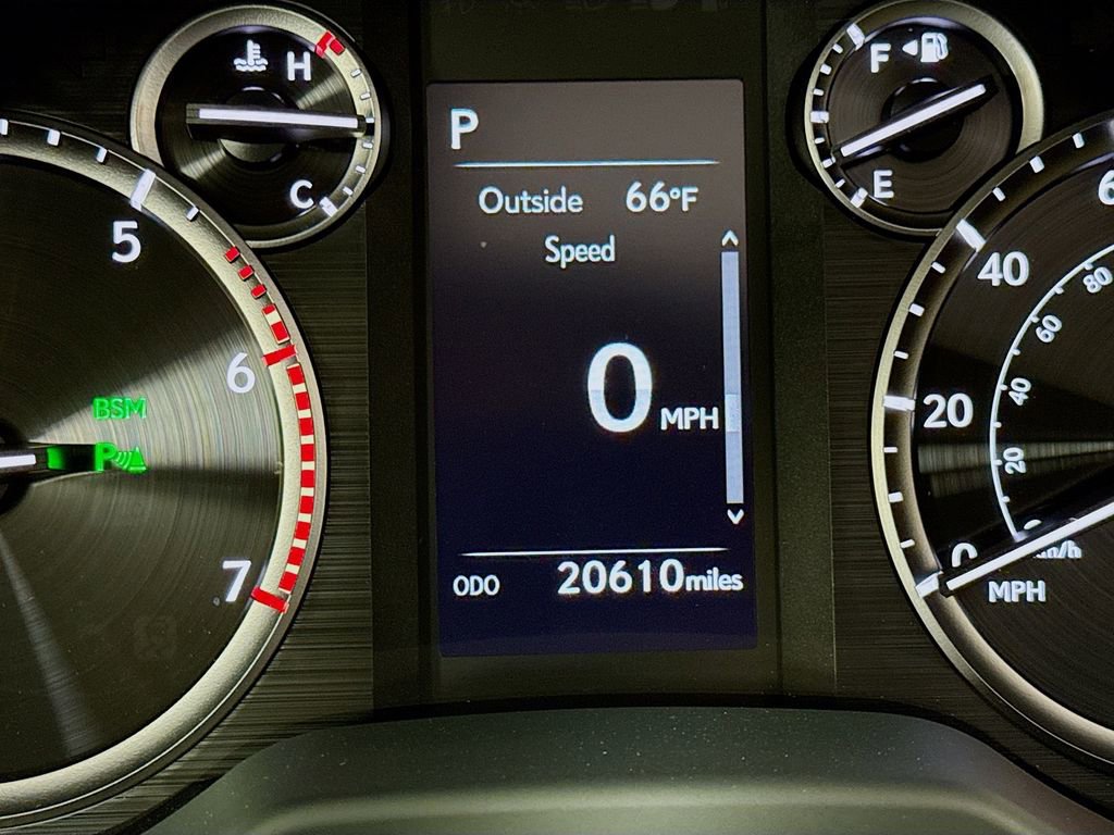 Used 2023 Lexus GX 460 Premium w/ Premium Package image 12