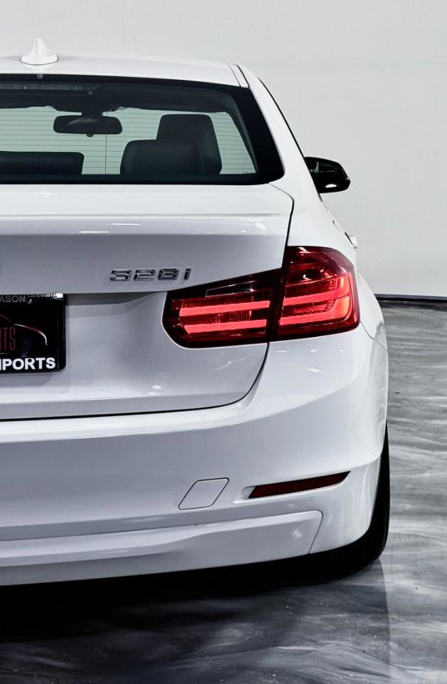 Used 2013 BMW 328i xDrive Sedan AWD/4WD image 14