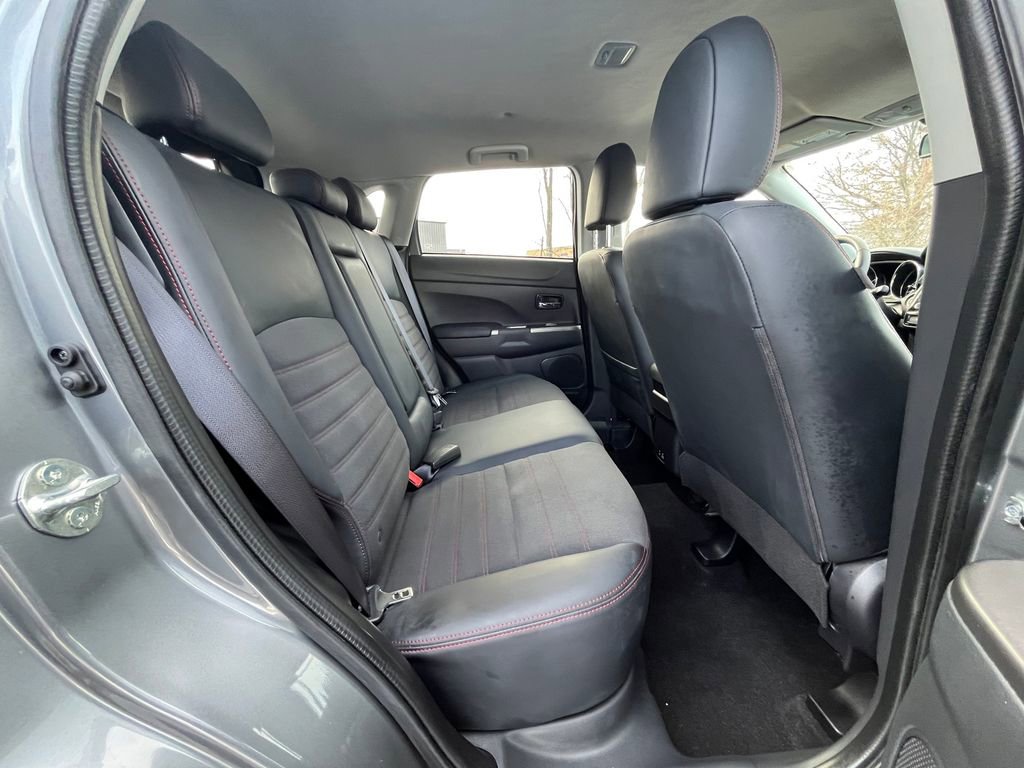Used 2025 Mitsubishi Outlander Sport AWD image 20