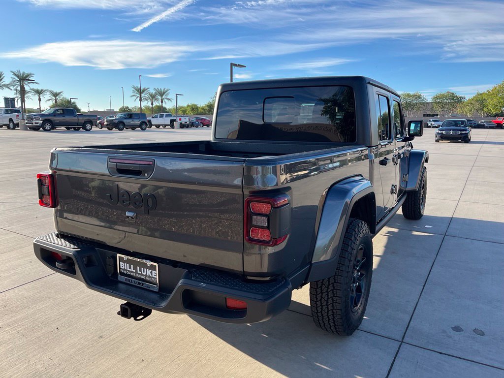 Used 2024 Jeep Gladiator Overland AWD/4WD image 7