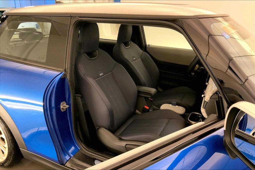 Certified 2025 MINI Cooper S FWD image 7