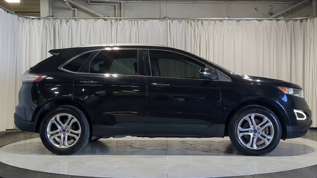 Used 2018 Ford Edge Titanium w/ Technology Package AWD/4WD image 11