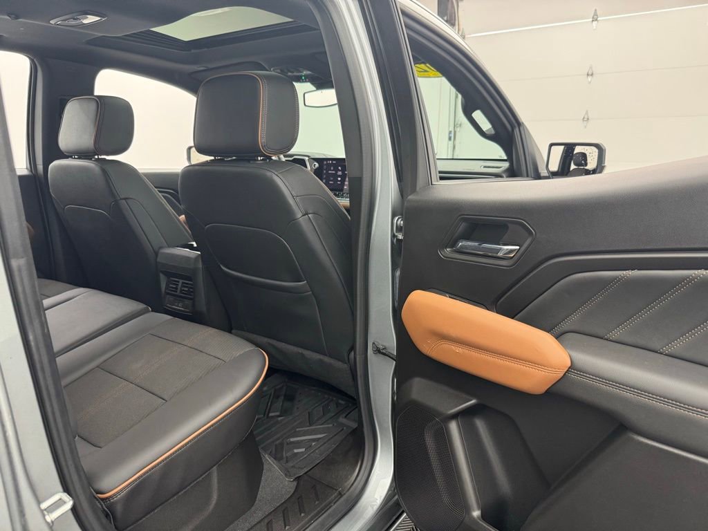 Used 2024 GMC Canyon AT4 w/ Technology Package image 33