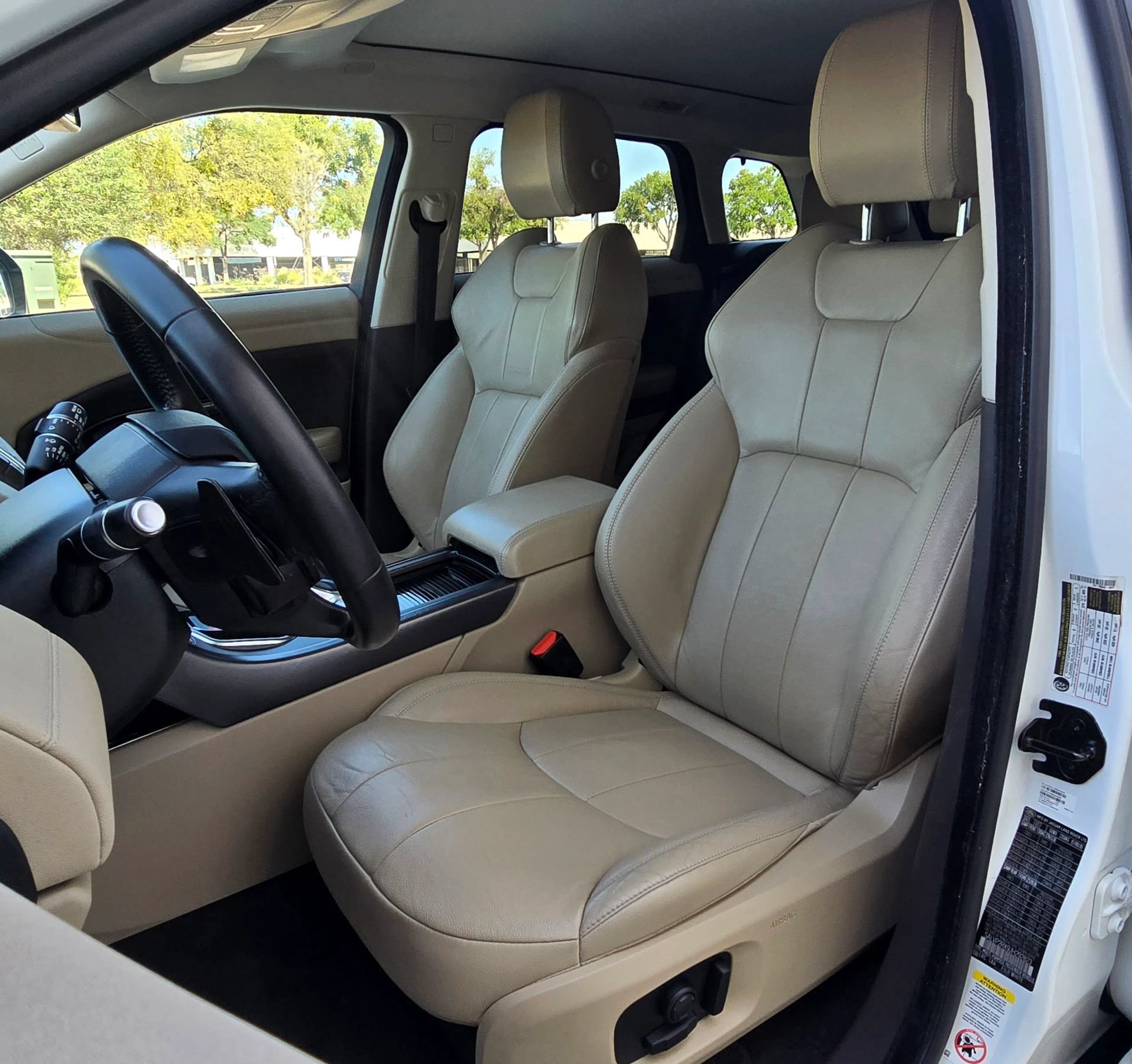 Used 2018 Land Rover Range Rover Evoque SE Premium AWD/4WD image 19