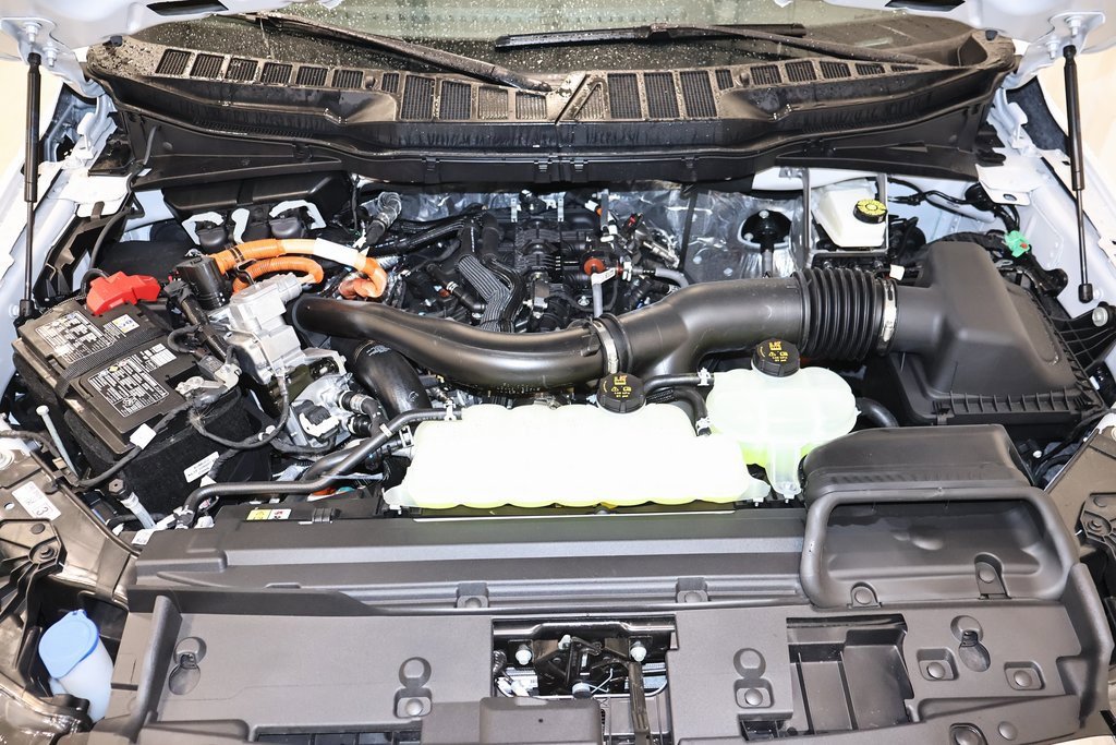 New 2025 Ford F150 Lariat w/ Equipment Group 502A High image 38