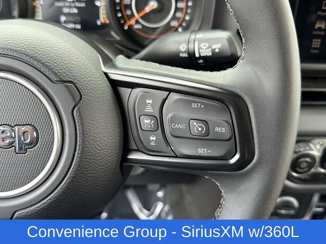 Used 2025 Jeep Gladiator Rubicon w/ Convenience Group AWD/4WD image 10