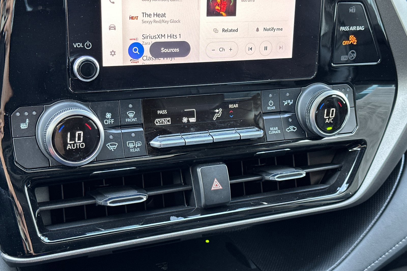 Used 2023 Toyota Highlander XLE image 21