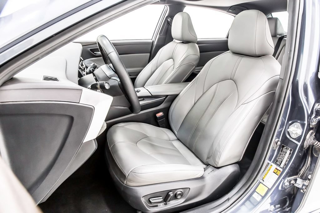 Used 2021 Toyota Avalon XLE w/ Moonroof Package FWD image 30