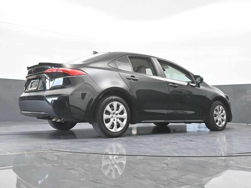 Used 2021 Toyota Corolla LE FWD image 52