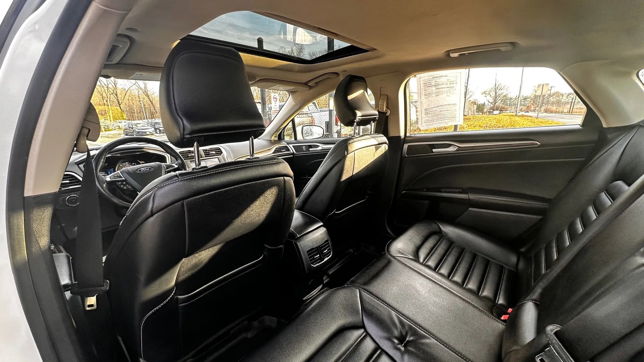 Used 2019 Ford Fusion SEL image 22