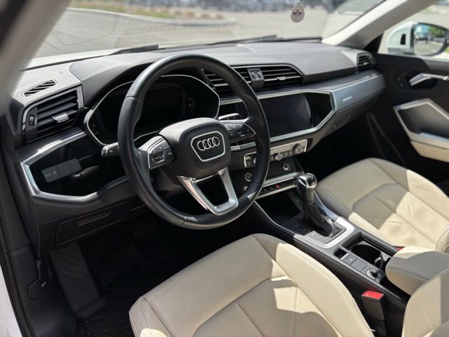 Used 2022 Audi Q3 2.0T Premium w/ Convenience Package AWD/4WD image 16