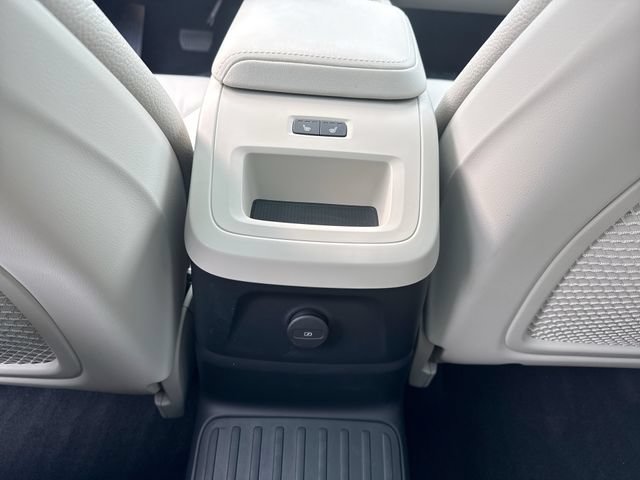 Certified 2025 Volvo XC60 T8 Plus w/ Protection Package Premier AWD/4WD image 26
