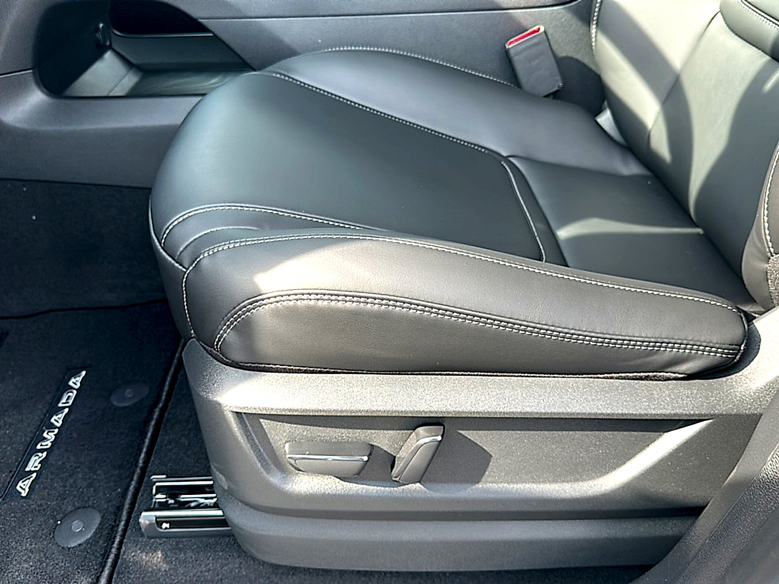 New 2026 Nissan Armada SV image 12